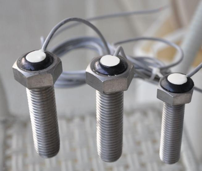 Bolt strain gauge embedded and calibration business